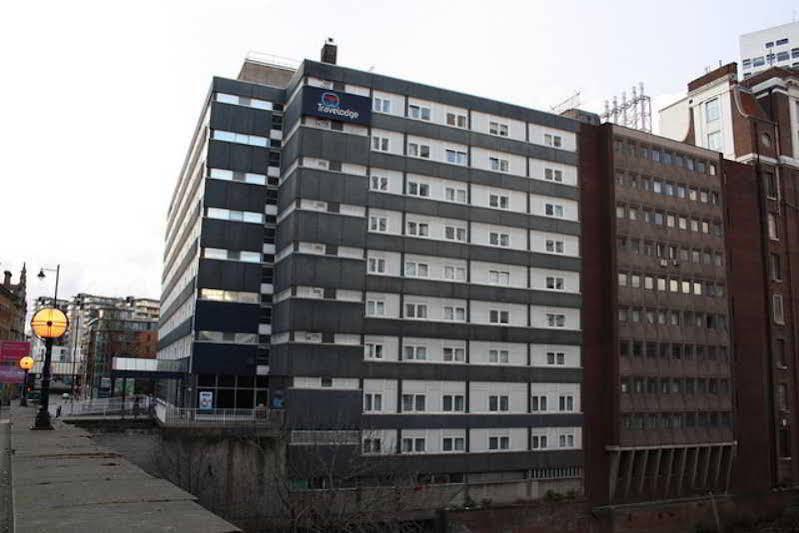 Travelodge Manchester Central Salford  Extérieur photo