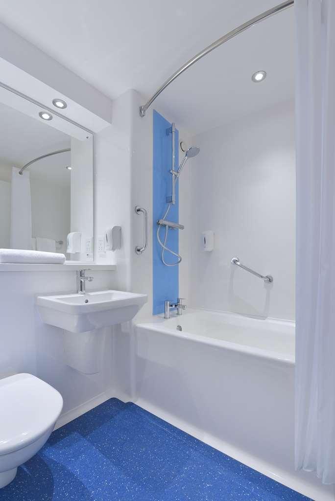 Travelodge Manchester Central Salford  Chambre photo