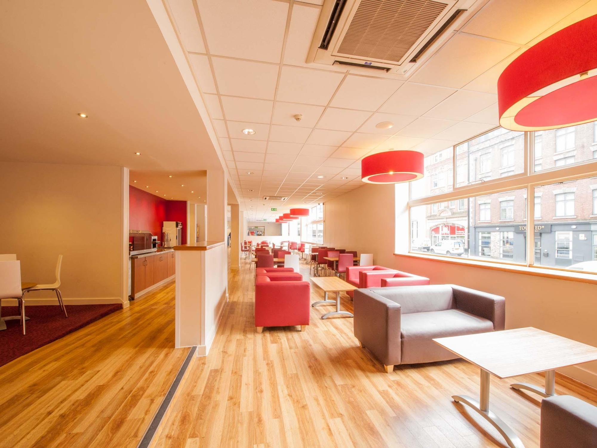 Travelodge Manchester Central Salford  Extérieur photo