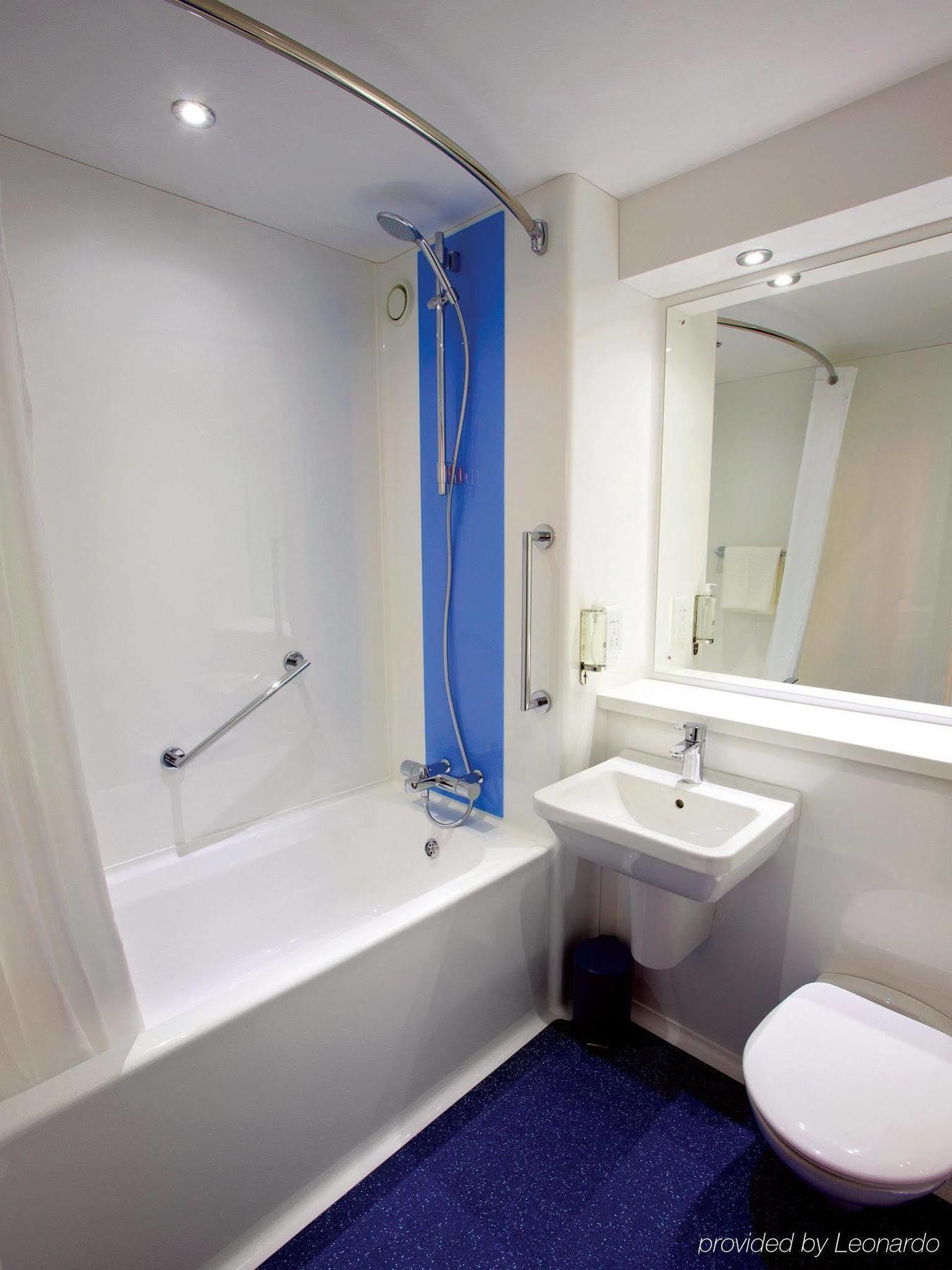 Travelodge Manchester Central Salford  Extérieur photo